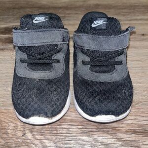 Toddler Black Nike with velcro- size 7C